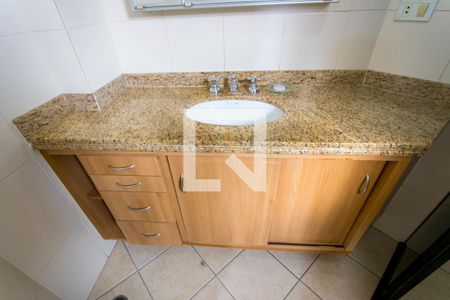 Apartamento à venda com 82m², 3 quartos e 2 vagasBanheiro do quarto 1