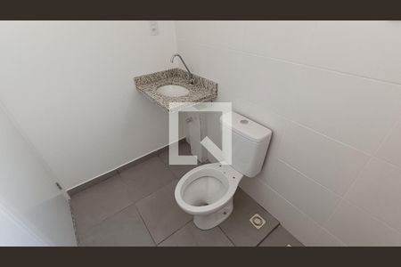 Apartamento para alugar com 61m², 2 quartos e 1 vaga Apartamento para alugar com 61m², 2 quartos e 1 vagaBanheiro da Suíte