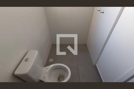 Apartamento para alugar com 61m², 2 quartos e 1 vaga Apartamento para alugar com 61m², 2 quartos e 1 vagaBanheiro da Suíte