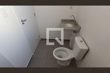 Apartamento para alugar com 61m², 2 quartos e 1 vaga Apartamento para alugar com 61m², 2 quartos e 1 vagaBanheiro da Suíte