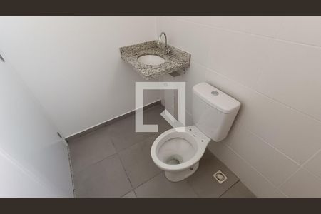 Banheiro Social de apartamento para alugar com 2 quartos, 61m² em Jardim Saira, Sorocaba