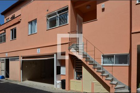 Casa de condomínio para alugar com 30m², 1 quarto e sem vaga Casa de condomínio para alugar com 30m², 1 quarto e sem vagaFachada