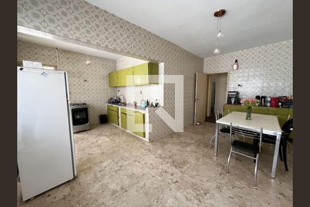 Casa à venda com 195m², 4 quartos e 4 vagasCozinha