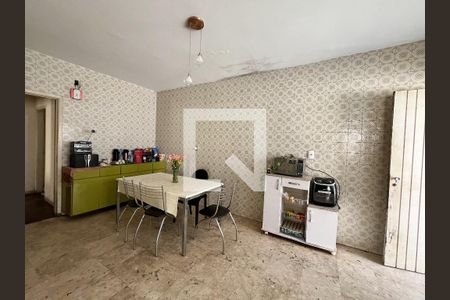 Casa à venda com 195m², 4 quartos e 4 vagasCozinha