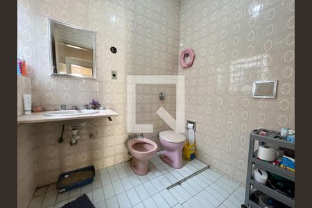 Casa à venda com 195m², 4 quartos e 4 vagasBanheiro 3