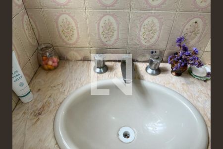 Casa à venda com 195m², 4 quartos e 4 vagasBanheiro 3