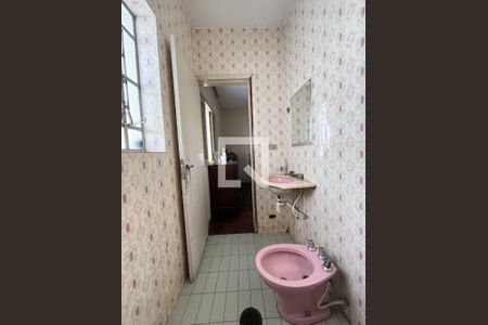 Casa à venda com 195m², 4 quartos e 4 vagasBanheiro da Suíte