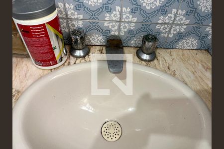 Casa à venda com 195m², 4 quartos e 4 vagasBanheiro 2