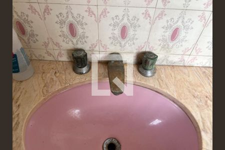 Casa à venda com 195m², 4 quartos e 4 vagasBanheiro da Suíte