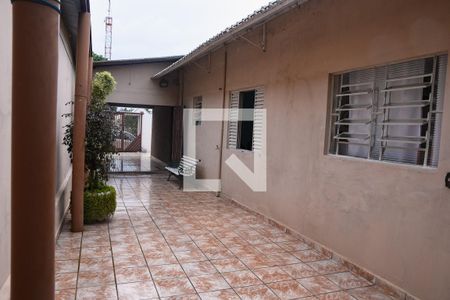 Casa à venda com 200m², 3 quartos e 2 vagas Casa à venda com 200m², 3 quartos e 2 vagasQuintal