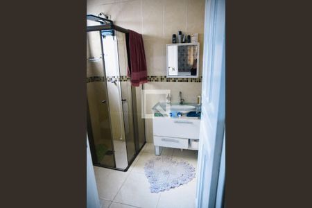 Casa à venda com 200m², 3 quartos e 2 vagas Casa à venda com 200m², 3 quartos e 2 vagasBanheiro Suíte