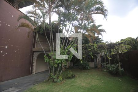 Casa à venda com 212m², 3 quartos e 4 vagasQuintal