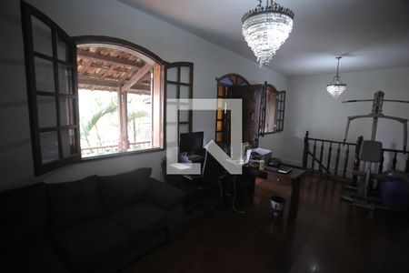 Casa à venda com 212m², 3 quartos e 4 vagasSala