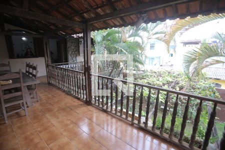 Casa à venda com 212m², 3 quartos e 4 vagasVaranda