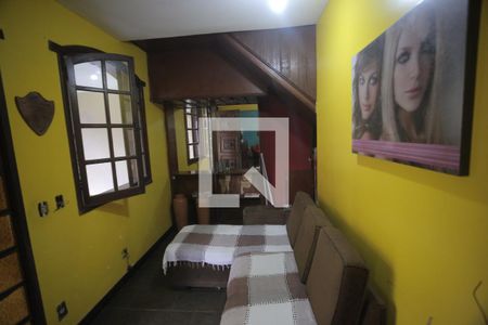 Sala de casa à venda com 3 quartos, 212m² em Alto Caiçaras, Belo Horizonte