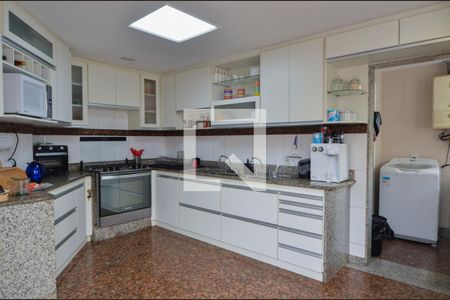 Apartamento à venda com 500m², 4 quartos e 2 vagas Apartamento à venda com 500m², 4 quartos e 2 vagasCozinha