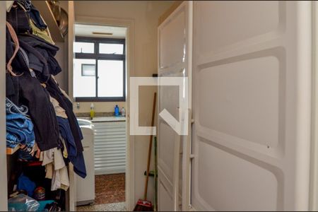 Apartamento à venda com 500m², 4 quartos e 2 vagas Apartamento à venda com 500m², 4 quartos e 2 vagasÁrea de serviço