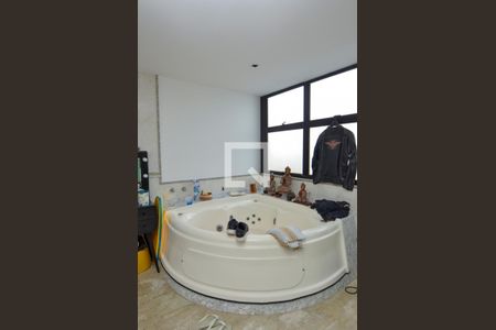 Apartamento à venda com 500m², 4 quartos e 2 vagas Apartamento à venda com 500m², 4 quartos e 2 vagasBanheiro