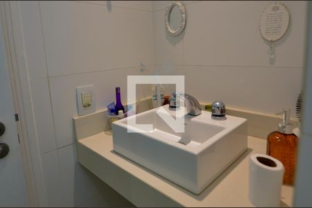 Apartamento à venda com 500m², 4 quartos e 2 vagas Apartamento à venda com 500m², 4 quartos e 2 vagasBanheiro