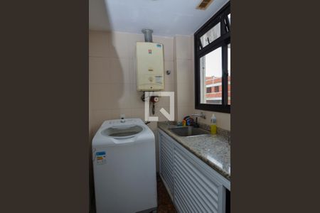 Apartamento à venda com 500m², 4 quartos e 2 vagas Apartamento à venda com 500m², 4 quartos e 2 vagasÁrea de serviço