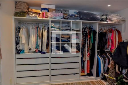 Apartamento à venda com 500m², 4 quartos e 2 vagas Apartamento à venda com 500m², 4 quartos e 2 vagasQuarto