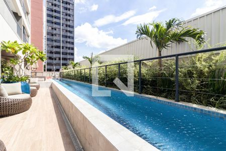 Apartamento para alugar com 31m², 1 quarto e sem vaga Apartamento para alugar com 31m², 1 quarto e sem vagaÁrea comum - Piscina