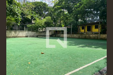 Apartamento à venda com 702m², 3 quartos e sem vaga Apartamento à venda com 702m², 3 quartos e sem vagaQuadra Esportiva