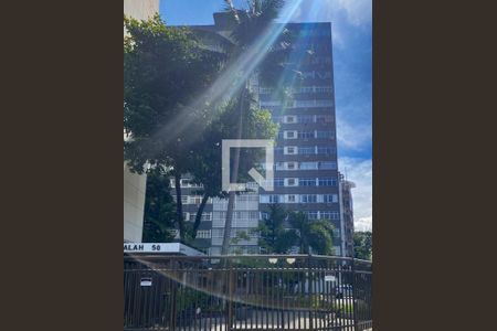 Apartamento à venda com 702m², 3 quartos e sem vaga Apartamento à venda com 702m², 3 quartos e sem vagaFachada