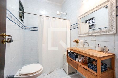 Casa à venda com 140m², 3 quartos e 2 vagasBanheiro da suíte