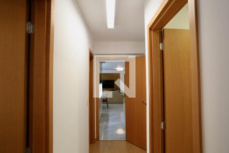 Corredor de apartamento para alugar com 4 quartos, 150m² em Funcionários, Belo Horizonte