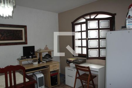 Sala  de casa à venda com 3 quartos, 90m² em Heliópolis, Belo Horizonte