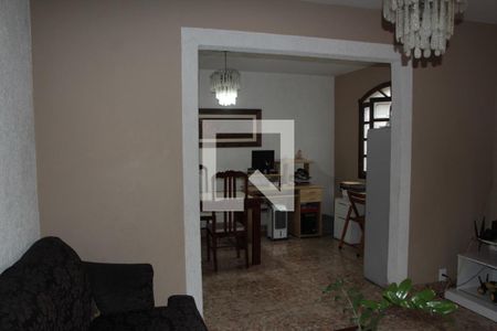 Sala  de casa à venda com 3 quartos, 90m² em Heliópolis, Belo Horizonte