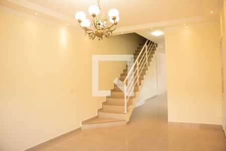 Sala de casa para alugar com 3 quartos, 200m² em Jardim das Flores, Osasco
