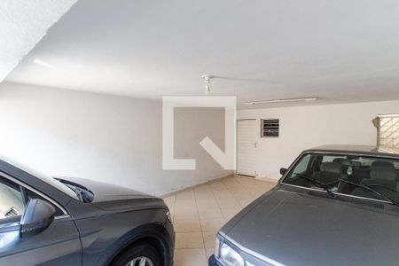 Casa à venda com 161m², 4 quartos e 3 vagas Casa à venda com 161m², 4 quartos e 3 vagasGaragem