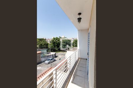 Casa à venda com 161m², 4 quartos e 3 vagas Casa à venda com 161m², 4 quartos e 3 vagasVaranda da Suíte 1