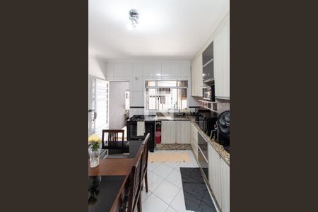 Casa à venda com 161m², 4 quartos e 3 vagas Casa à venda com 161m², 4 quartos e 3 vagasCozinha