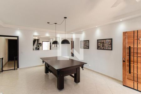 Casa à venda com 161m², 4 quartos e 3 vagas Casa à venda com 161m², 4 quartos e 3 vagasSala