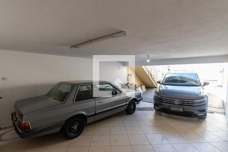 Casa à venda com 161m², 4 quartos e 3 vagas Casa à venda com 161m², 4 quartos e 3 vagasGaragem