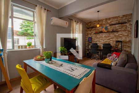 Sala de apartamento à venda com 2 quartos, 77m² em Grajaú, Rio de Janeiro