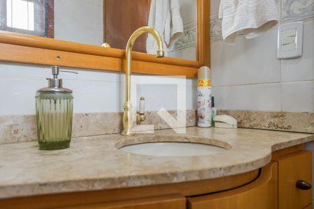 Casa à venda com 150m², 2 quartos e 3 vagas Casa à venda com 150m², 2 quartos e 3 vagasLavabo