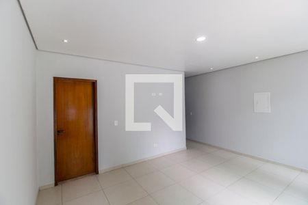Sala de TV de casa de condomínio para alugar com 2 quartos, 100m² em Parque Esmeralda, Barueri