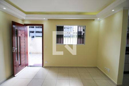 Sala de casa de condomínio para alugar com 2 quartos, 70m² em Vila Carmosina, São Paulo