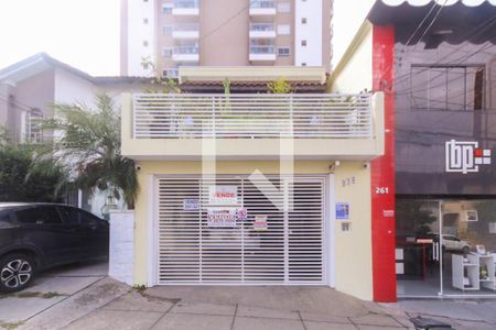 Casa à venda com 105m², 3 quartos e 2 vagasFachada