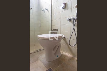 Apartamento à venda com 251m², 3 quartos e 2 vagasBanheiro Quarto 2