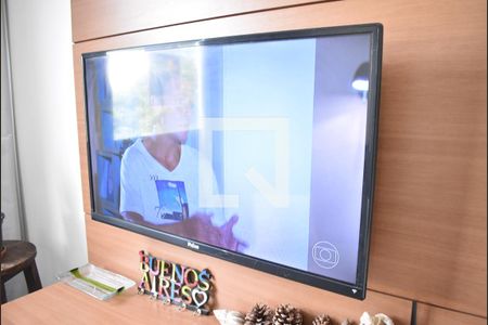 Sala - Televisão de apartamento para alugar com 2 quartos, 42m² em Guaratiba, Rio de Janeiro