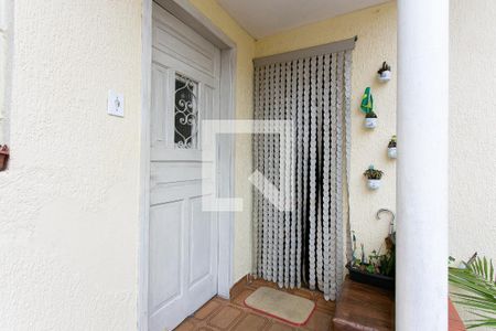 Casa à venda com 80m², 2 quartos e 6 vagas Casa à venda com 80m², 2 quartos e 6 vagasEntrada