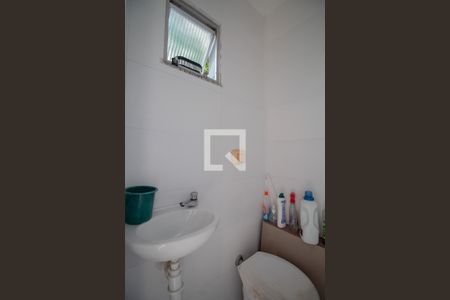 Casa de condomínio para alugar com 99m², 3 quartos e 1 vaga Casa de condomínio para alugar com 99m², 3 quartos e 1 vagaBanheiro de serviço