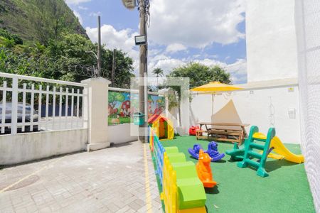 Casa de condomínio para alugar com 99m², 3 quartos e 1 vaga Casa de condomínio para alugar com 99m², 3 quartos e 1 vagaPlayground