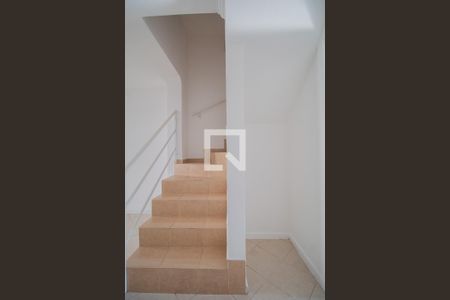 Sala de casa de condomínio para alugar com 3 quartos, 99m² em Vargem Pequena, Rio de Janeiro