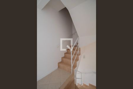 Escada de casa de condomínio para alugar com 3 quartos, 99m² em Vargem Pequena, Rio de Janeiro